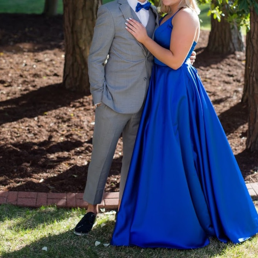 PROM DRESS - Picture 3 of 3